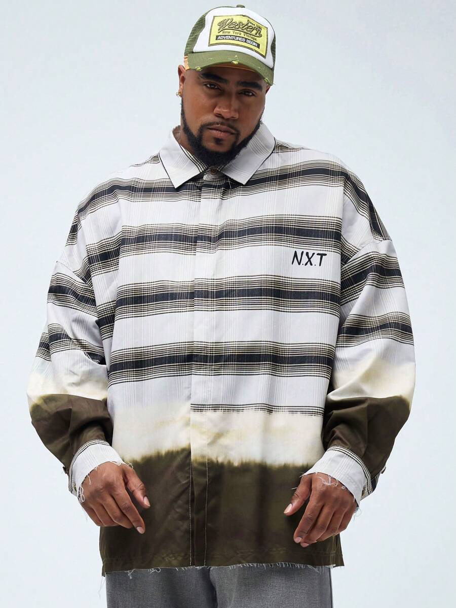 Manfinity VCAY 男士加大尺碼鬆身格紋織衫，具有英文字母圖案和下垂肩長袖，適用於秋冬季節 - 彩色 - 查看 1