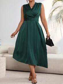 SHEIN Clasi 大尺碼純色無袖交叉包裹夏季女裝連衣裙 - 墨綠色 - 查看 4