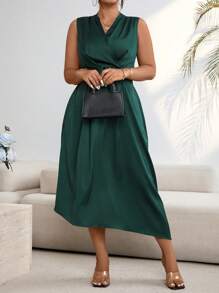 SHEIN Clasi 大尺碼純色無袖交叉包裹夏季女裝連衣裙 - 墨綠色 - 查看 3