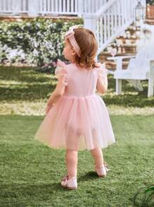 SHEIN Glamorique Kids Vestido de bebé niña rosa claro de verano lindo elegante con bordado de flores, falda de malla, mangas volantes, tejido esponjoso con diadema - Rosa - Ver 2