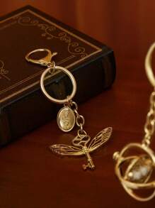 HARRY POTTER X SHEIN Golden Zinc Alloy Winged Key Keychain Bag Pendant,Gifts,Valentine's Day, Back To School - Gold - View 5