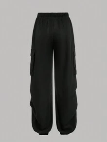 SHEIN Conjunto de dos piezas casual de ropa de calle para adolescente con top corto sin tirantes de punto en blanco y negro y pantalones jogger cargo de tejido con bolsillos woven. - Blanco y Negro - Ver 7