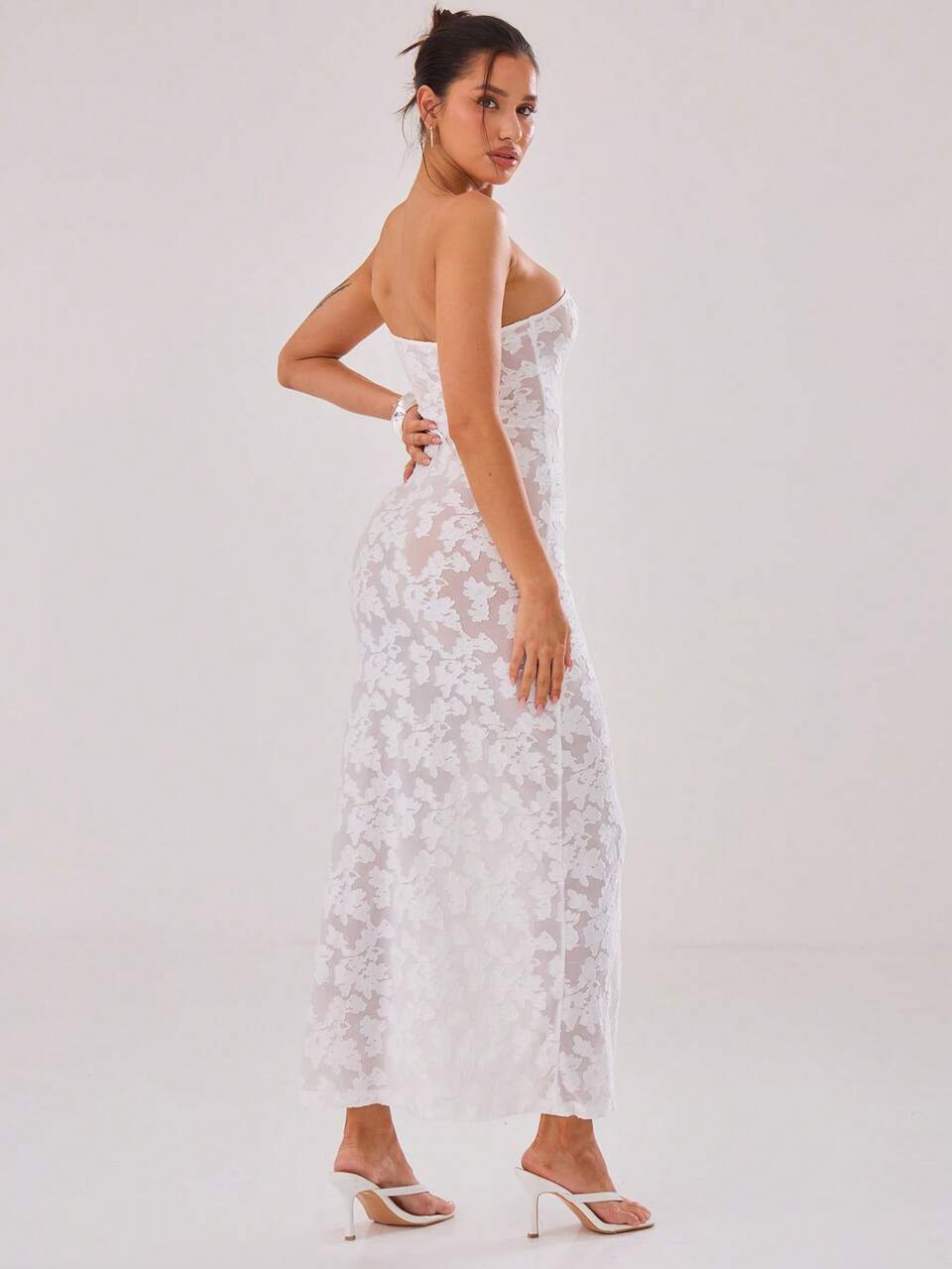 Robe longue élégante en dentelle transparente à une épaule ajustée, idéale pour les vacances à la plage, les fêtes printanières et estivales, les mariages, enterrements de vie de jeune fille et autres événements