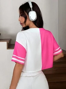 Comfortcana 热粉色字母图案双色落肩短款针织衬衫，短袖上衣 - 彩色 - 查看 5