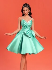 Vestido corto tipo línea A sin tirantes de satén verde dulce con moño para fiesta de cócteles - Verde - Ver 8