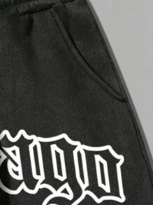 Manfinity Roughcore 男士加大尺寸字母印花慢跑短褲