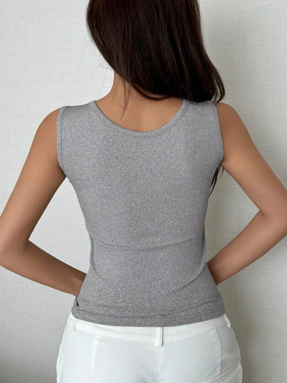 Women Padded Solid Color Tank Top With Wide Straps, Versatile For All Seasons, Workout