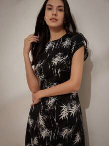 Aveloria Rosie 中国风竹叶印花优雅休闲夏装，配腰带，宽肩带设计和曲线下摆，黑色底色搭配白色花朵，无袖