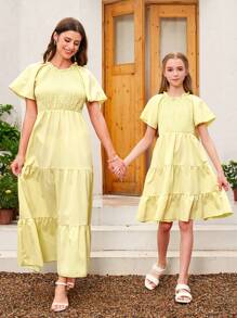 Vestido de línea A con cuello redondo, mangas con volantes y cintura elástica en unicolor tejido, adecuado para salidas y vacaciones de verano para niñas preadolescentes - Mostaza Amarilla - Ver 4
