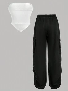 SHEIN Conjunto de dos piezas casual de ropa de calle para adolescente con top corto sin tirantes de punto en blanco y negro y pantalones jogger cargo de tejido con bolsillos woven. - Blanco y Negro - Ver 2