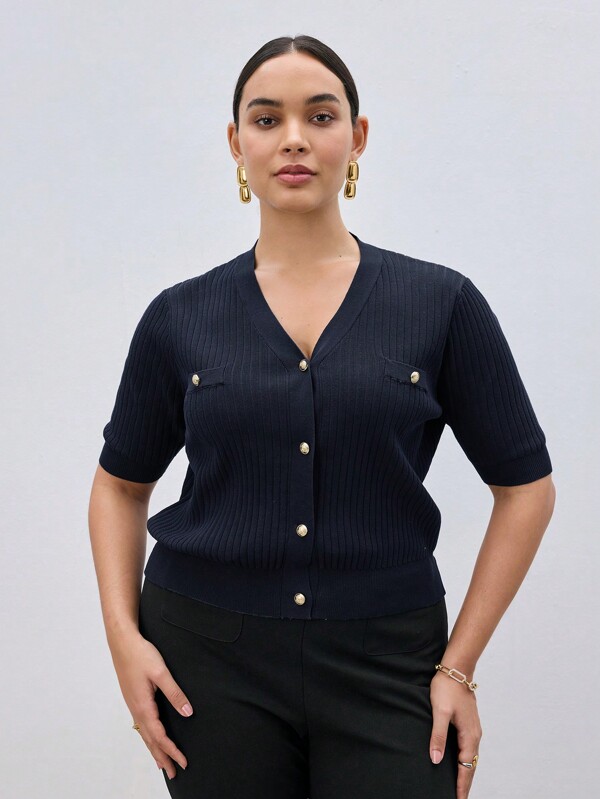 Maija Oversize Damen Kurzarm Strick Top mit Metall Knopf Verzierung für Business Lässig oder Arbeit Herbstoutfit für Frauen