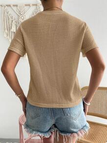 SHEIN Essnce 實心窗花針織短袖上衣 - 卡其色 - 查看 2