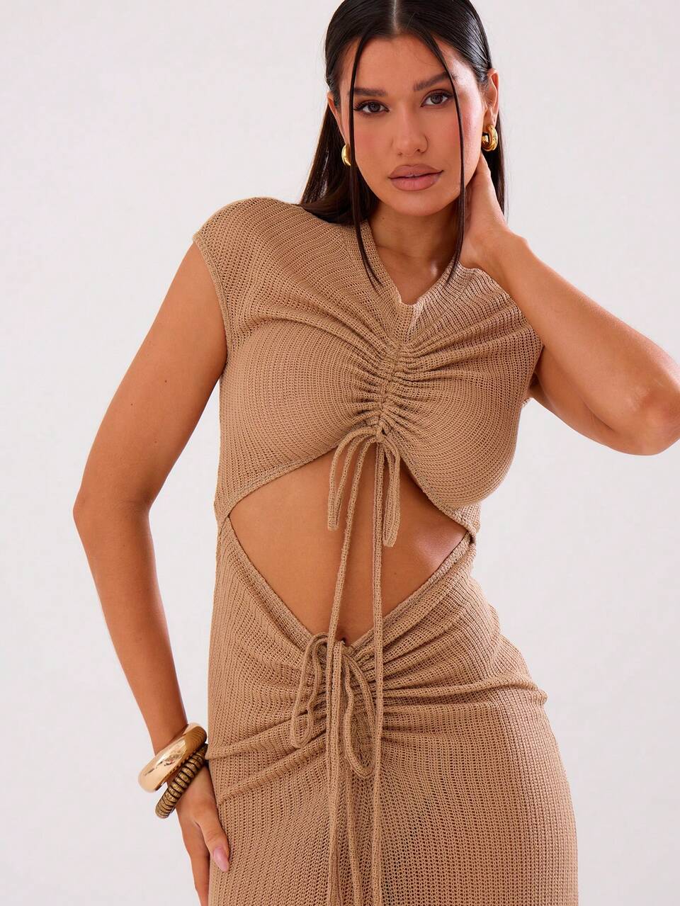 Abito lungo elegante con arricciature e tagli, adatto per primavera, estate, vacanze, feste, laurea e ballo