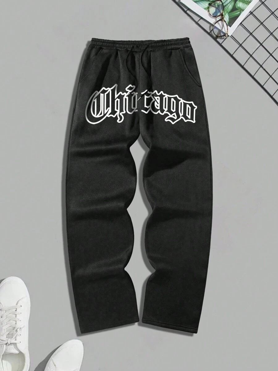 Manfinity Roughcore 男士加大尺寸字母印花慢跑短褲