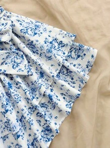 Soleia Vestido de verano estilo vacaciones con volantes de doble capa, lazo extra grande a la cintura, con estampado floral diminuto azul y blanco, adecuado para boda, playa, festival de música, estilo boho chic - Azul y blanco - Ver 4