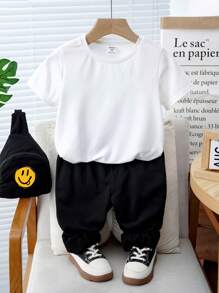 SHEIN Leap Crew 1+1 男婴休闲简约笑脸图案圆领短袖上衣和裤子套装 - 彩色 - 查看 2