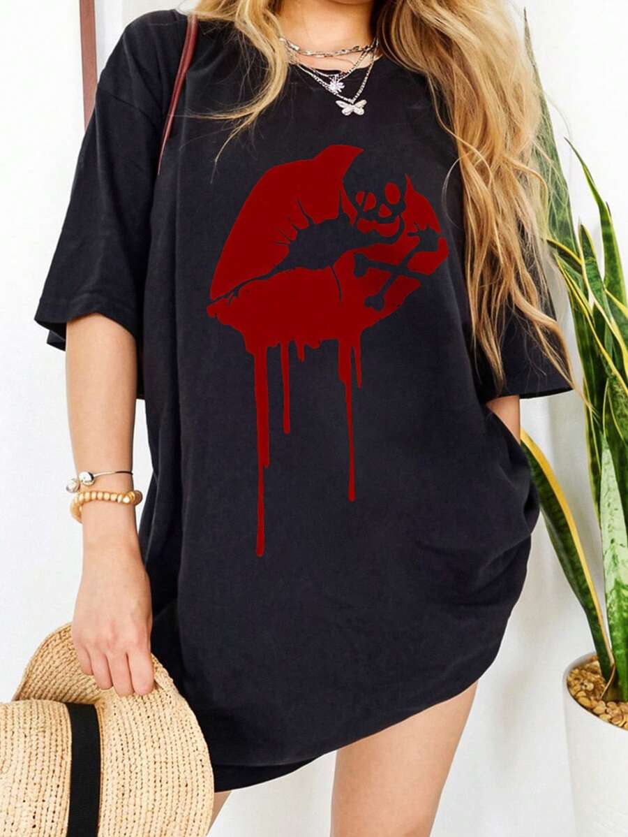 SHEIN Unity Camiseta feminina de verão com estampa de lábios, modelagem solta e casual, gola redonda e ombros caídos. - Preto - Ver 1