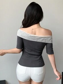DAZY Áo thun nữ ngắn tay ôm vừa vặn có màu sắc tương phản và trang trí nơ trên cổ áo - Màu xám đen - Xem 2