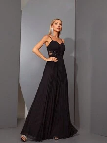 Robe en mousseline transparente Mgiacy avec broderie et appliqué perlé, avec encolure haute, col en V, taille empire et ourlet évasé. Robe de demoiselle d'honneur.