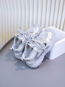 1 paar modieuze, ademende, holle sportsandalen met zachte zool