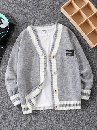 SHEIN Explorewe Tween Boy Casual Gray Fashionable Comfortable Soft Simple And Warm Loose Fit College Style Sweater Coat With V-Neckline, Contrast Trim, Long Sleeves, Knit Cardigan. Suitable For Daily Wear, Travel, School, Parties, And Outdoor Activities In Fall And Winter.