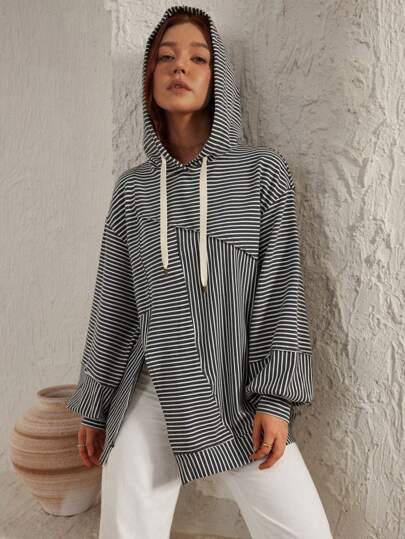 DEARCASE Felpa con cappuccio asimmetrico a patchwork a righe