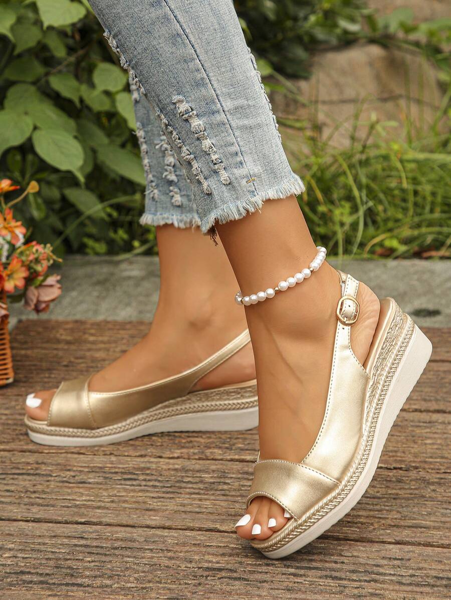新款夏季成熟女性母親涼鞋，金色豆腳楔形平台鞋 - 金色 - 查看 1