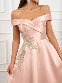 SHEIN Belle 优雅、奢华、华丽、迷人、简洁大方的女士经典闪亮缎面露肩翻领重磅刺绣串珠花卉装饰高腰 A 字形伞裙；适合母亲节、音乐节、返校季、毕业季、舞会、下午茶、约会之夜、聚会、鸡尾酒会、正式礼服舞会半正式婚礼宾客礼服、生日、返校节