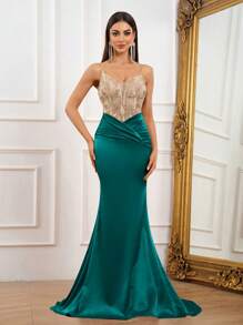 SHEIN Belle 优雅奢华的香槟色 3D 刺绣面料与梭织弹力缎面面料形成对比，腰部采用不对称拼接设计，带有褶饰，修身剪裁，及地长裙美人鱼风格，非常适合出席大型派对和晚会，婚礼宾客礼服派对礼服正式礼服 - 墨綠色 - 查看 2