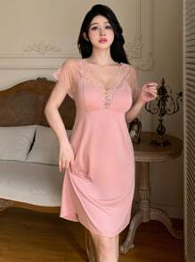 DAZY Vestido de dormir transparente com decote em V profundo com renda em patchwork e acolchoado integrado