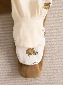 SHEIN 3pcs Baby Boy Cute Bear Pattern Long Sleeve Button-Up Footie Pajama, Knitted, Comfortable And Soft Skin Graphic - Khaki - View 5