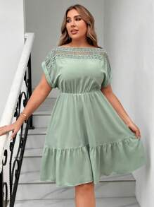 Calvaya 加大號對比蕾絲荷葉邊連衣裙 - 綠色 - 查看 1