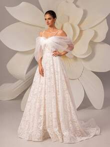 New Autumn Elegant Wedding Dress With Heavy Lace Patchwork, Mesh Detailing, Open Shoulder, And Train