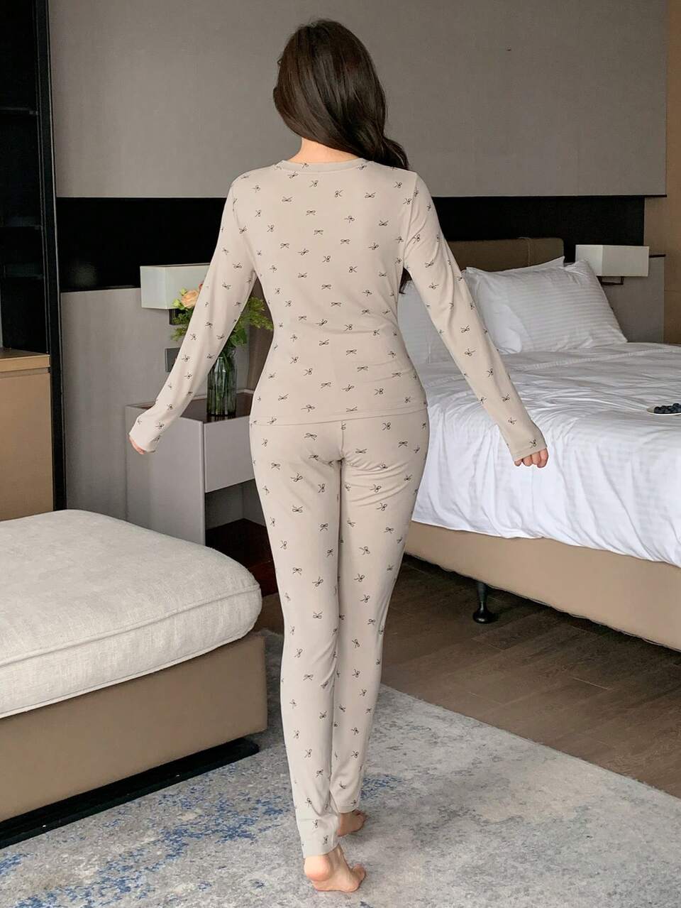 Bowknot Allover Print Lightweight Slim Fit Pajama Set, Fall Winter Clothes