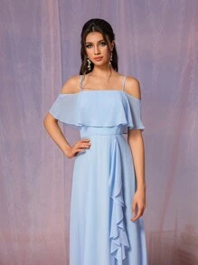 SHEIN Belle Elegante vestido de dama de honor con hombros descubiertos, mangas abullonadas, volantes asimétricos a un lado y abertura alta hasta el muslo, de tela de gasa azul para eventos formales como bodas - Azul - Ver 7