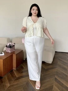 Dazy Plus Elegantes T-Shirt im Große Größen mit Spitzenbesatz, V-Ausschnitt, Knopfverschluss, Kurzarm für den Sommer, Rüschen - Aprikosenfarben - Übersicht 8