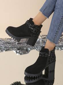 Women's Retro Black Short Boots With Side Zipper And Thick Platform Sole