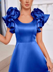 SHEIN Belle Vestido de princesa elegante y grácil con escote cuadrado decorado con flores 3D de satén, diseño en línea A, perfecto para ceremonias de graduación y ocasiones formales como bodas y cenas. - azul real - Ver 1