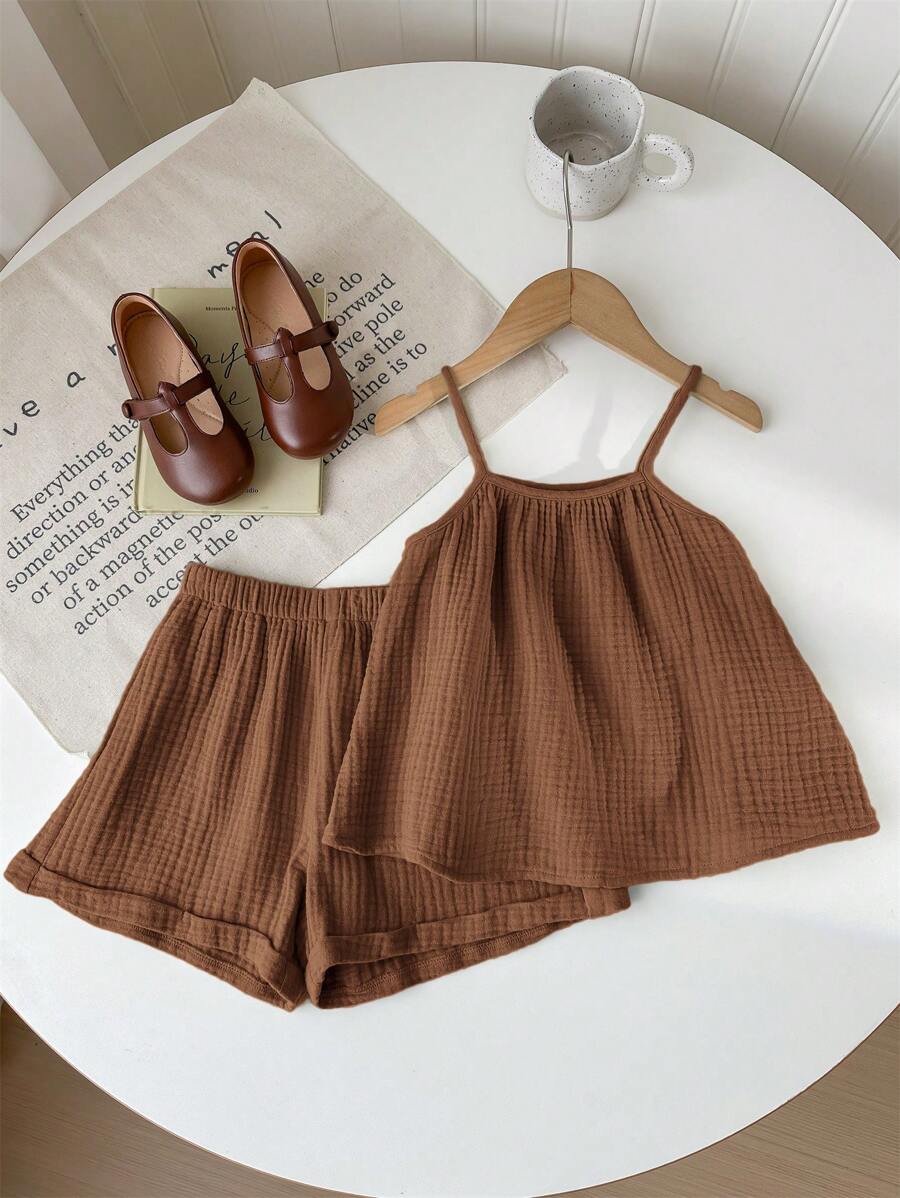 SHEIN LMoss Kids Áo hai dây đơn giản, rộng rãi, thoải mái cho bé gái mùa hè LMoss, quần short gấu xếp, 2 chiếc/bộ - màu nâu - Xem 1
