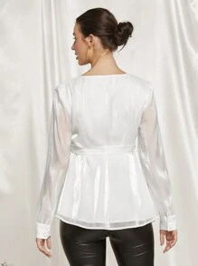 MaterniChic 孕妇派对 V 领蝴蝶结腰部网眼长袖长款孕妇连衣裙上衣 - 白色 - 查看 2