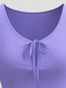 SHEINNeu Camiseta sólida con lazo simple en la parte delantera de manga corta