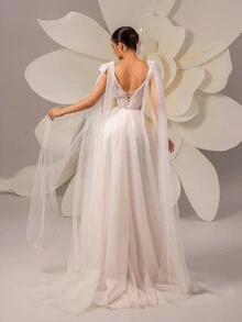 Elegant Solid Color Lace Tulle Shawl With Trail Wedding Dress - White - View 3