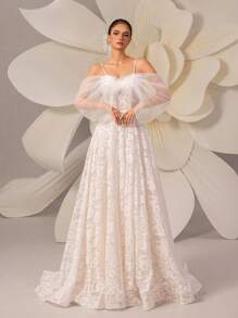 New Autumn Elegant Wedding Dress With Heavy Lace Patchwork, Mesh Detailing, Open Shoulder, And Train