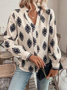 SHEIN Clasi Blusa con estampado total, cuello con escote en pico y mangas farol para mujer, ideal para vacaciones y tiempo libre