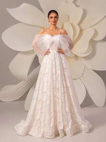New Autumn Elegant Wedding Dress With Heavy Lace Patchwork, Mesh Detailing, Open Shoulder, And Train