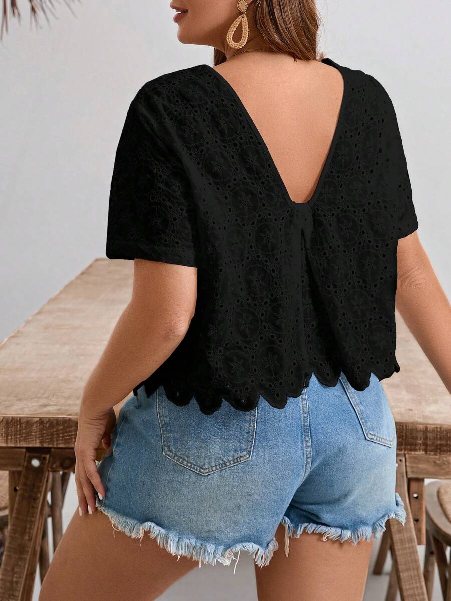 SHEIN Frenchy Plus Size Solid Color Eyelet Embroidery Round Neck Short Sleeve Summer Vacation Shirt - Black - View 1