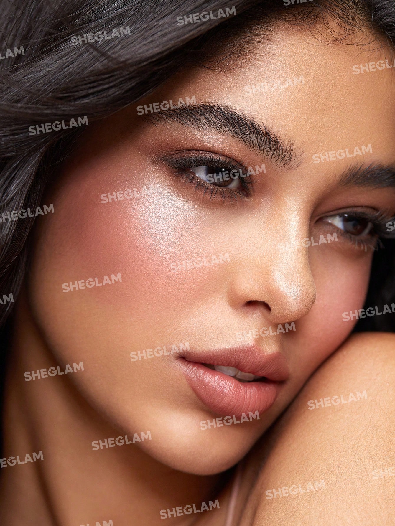 SHEGLAM مجموعة بودرة هايلايتر وأحمر خدود هجينة من Glam 101-St. Tropez Blush Highlighter Powder Palette غير قابلة للتلاشي ومتعددة الاستخدامات وغير دهنية ولامعة وخفيفة الوزن وناعمة أحمر خدود Pink Brown Rosa Blush حمره بلشر علامة تجارية