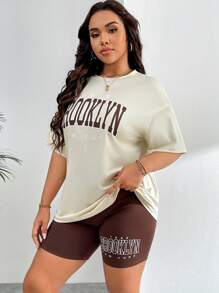 SHEIN EZwear Camiseta de hombro caído con gráfico de letra y shorts de motociclista para el verano en tallas grandes