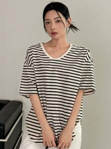 Dazy-Less 条纹印花落肩开衩 T 恤老式风格超大 T 恤商务休闲女士工作服 - 黑與白 - 查看 11