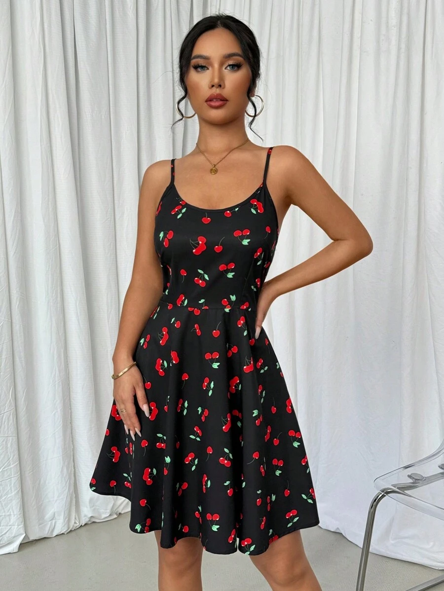 SHEIN Essnce Vestido Informal de Verano con cinta para el hombro y estampado de cereza para mujer - Negro - Ver 1
